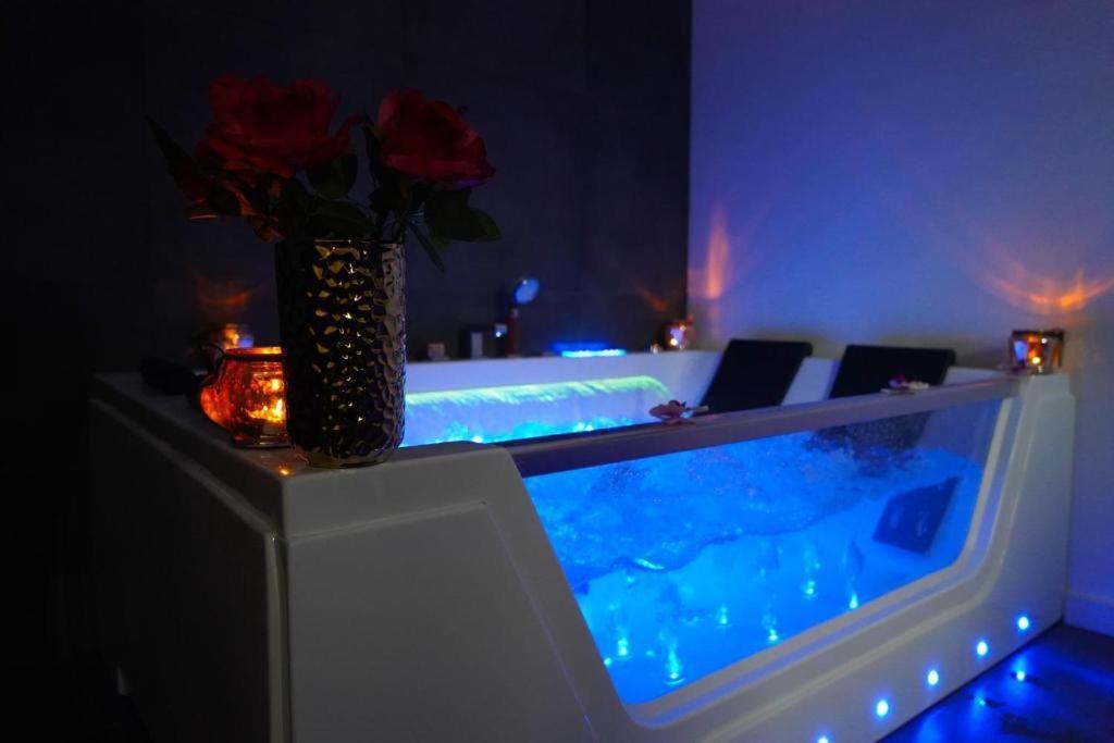 Relax Jacuzzi Apartment Krasków Exteriör bild